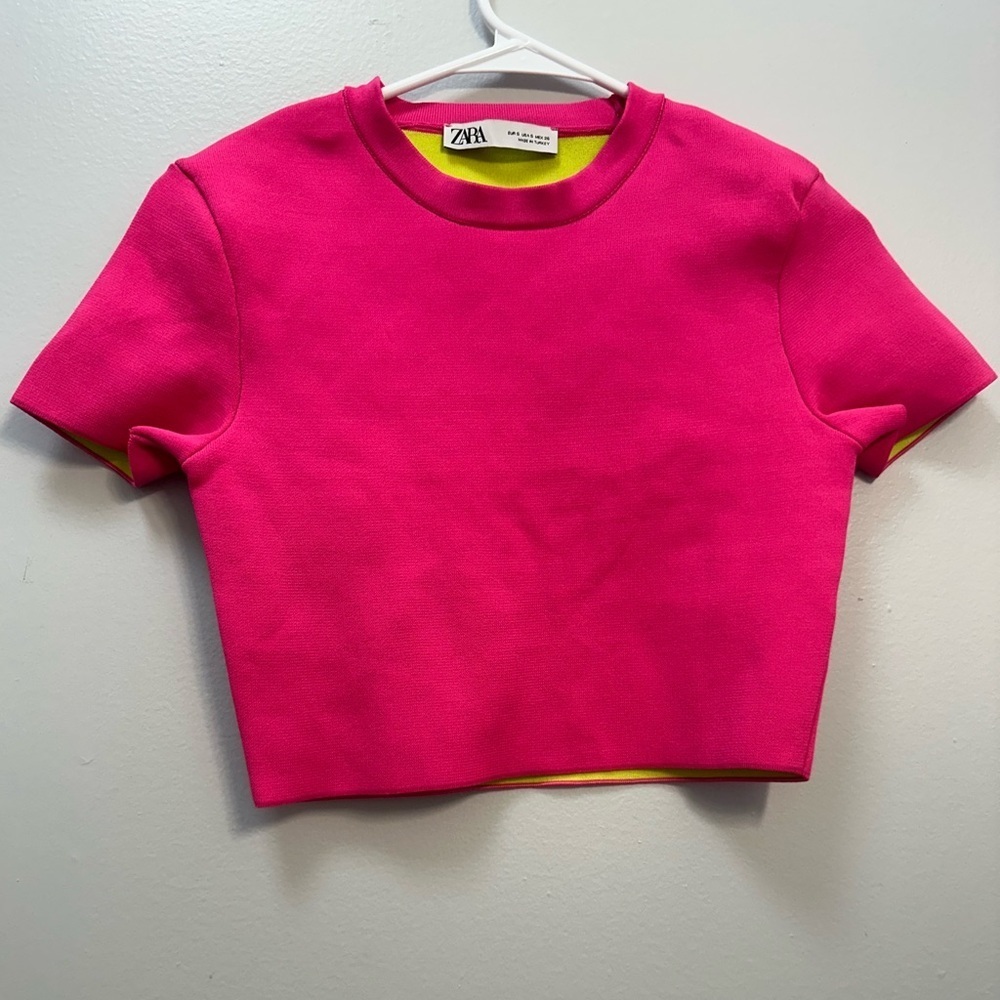 SOLD OUT 
Zara Vibrant Pink Crop Top